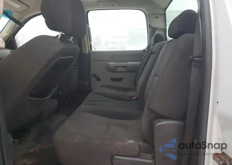 2011 Chevrolet Silverado K2500 Heavy Duty z USA, uszkodzony, nr VIN 1GC1KVCG2BF118359